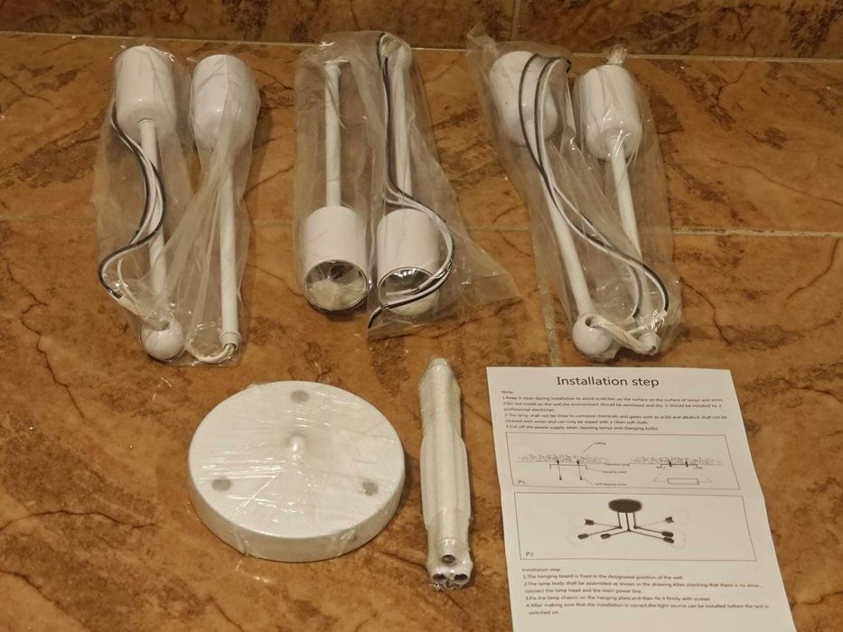 candeeiro de tecto branco