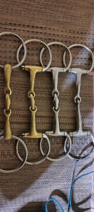 Sprzedam wędzidła czapraki