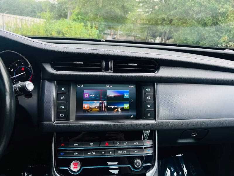 2016  Jaguar  XF