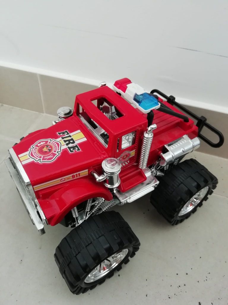 Brinquedo carro bombeiros