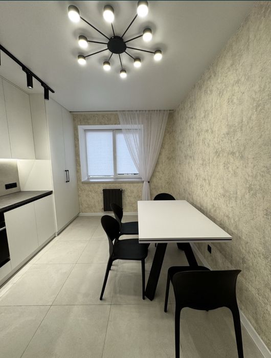 Вишукана 1 квартира на березі Дніпра Сімейний Люкс