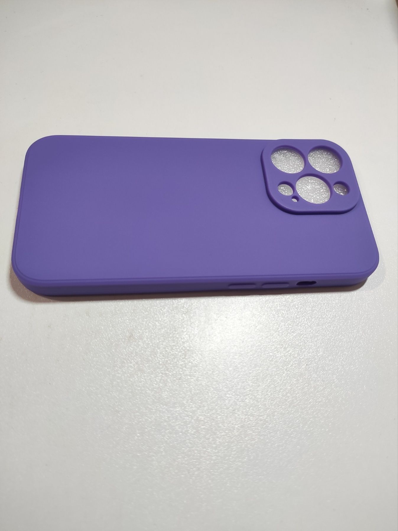 Чохол (чехол) для iPhone . Red for iPhone 13; purple for iPhone 13 Pro