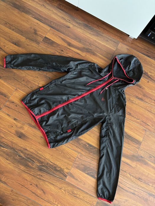 Cienka kurtka męska z kapturem wiatrówka guess m poliester