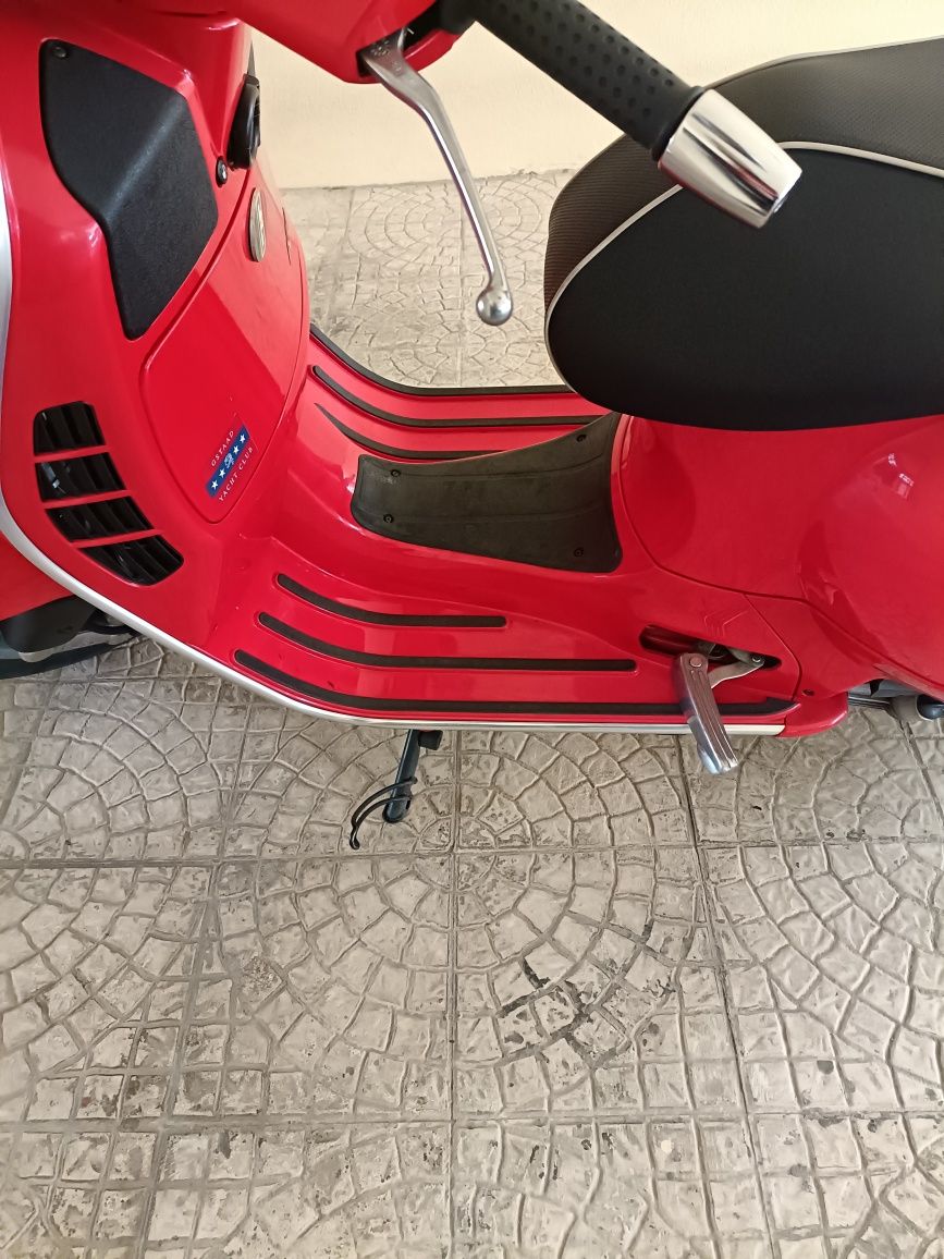 Vespa 250 gts 2006 com topcase