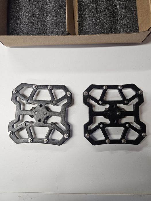 Pedały platformowe SPD z bloczkami