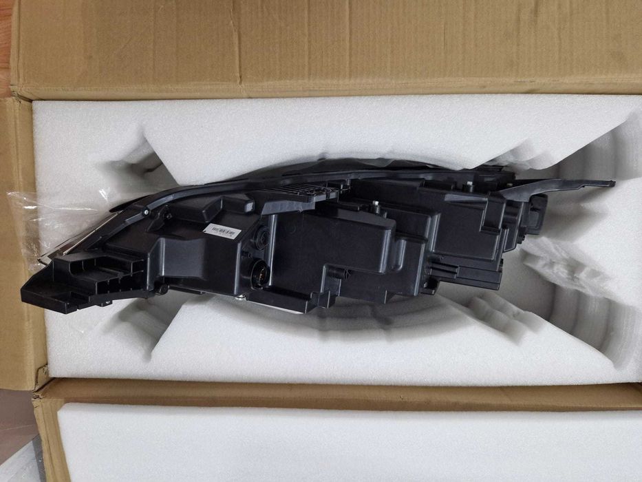 Óptica/Farol Direita BYD Atto 3 (Nova)