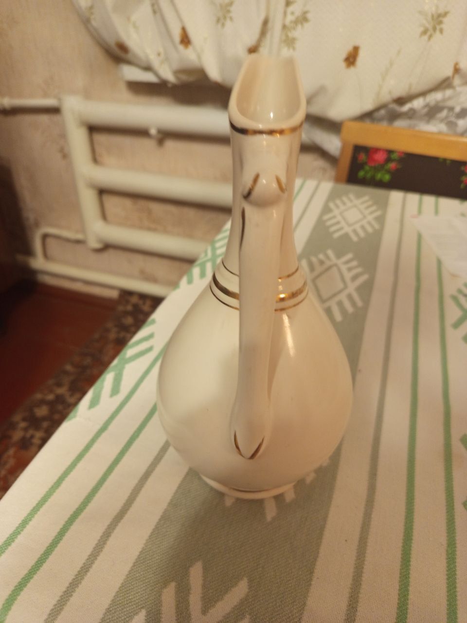 Кувшин фарфоровий