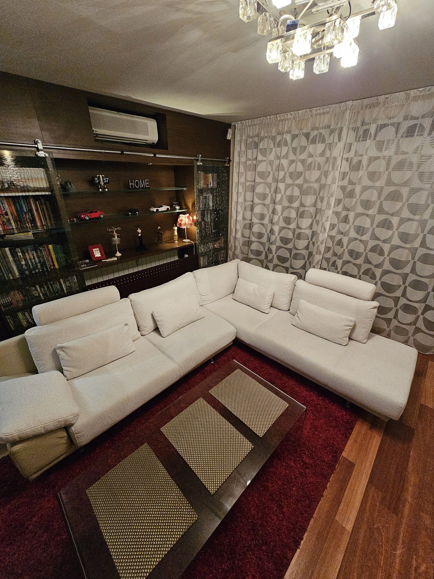 Kanapa , sofa rogowa w kolorze ekru tkanina i skóra naturalna