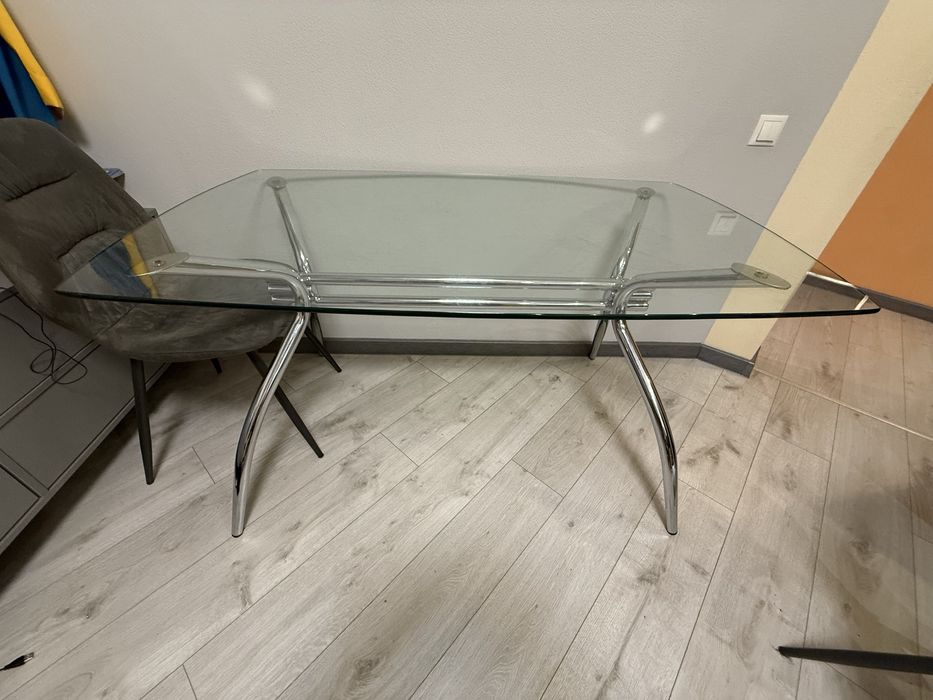 Стіл обідній  (скло+металеві хромовані ніжки)