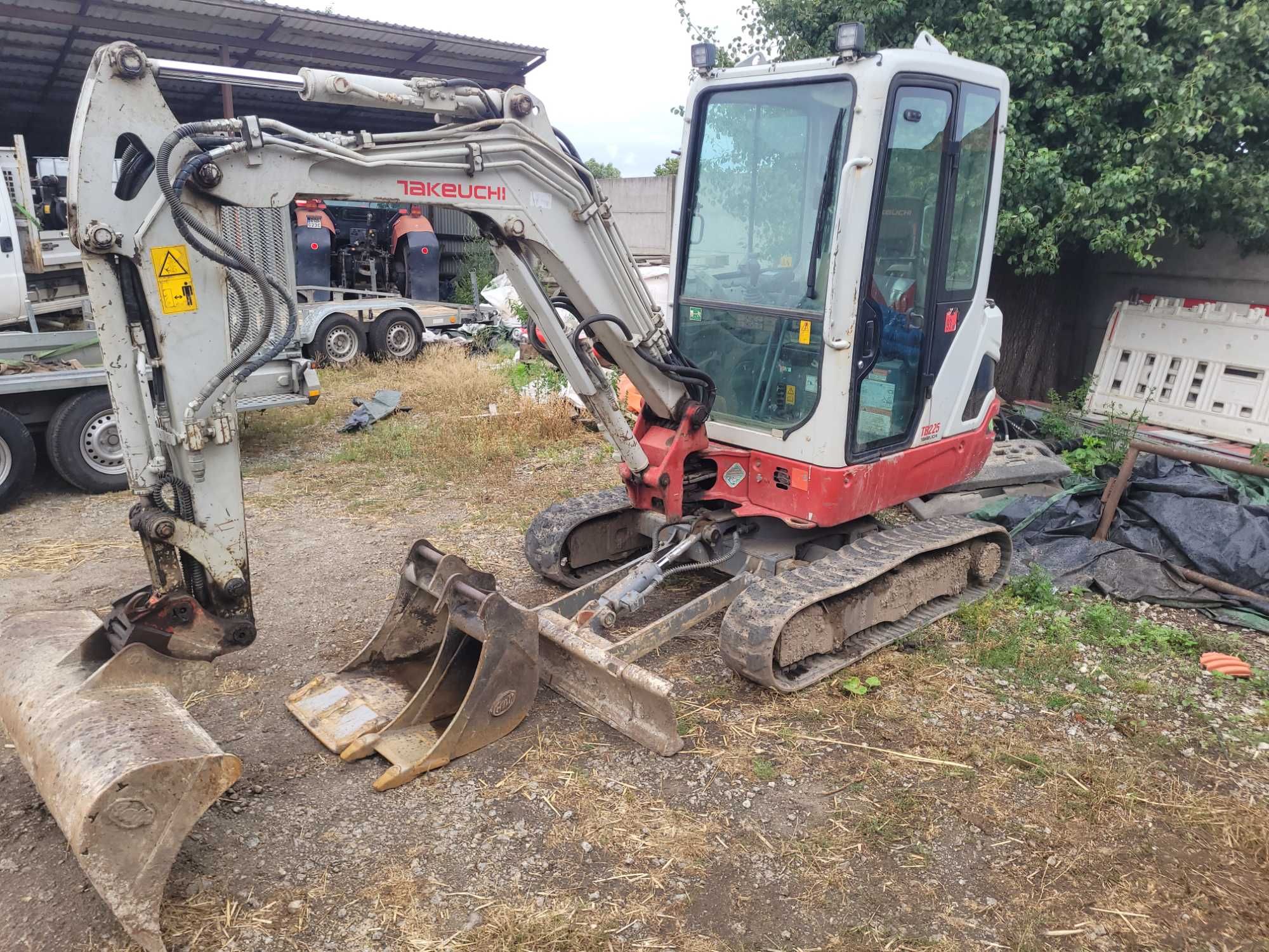 Takeuchi tb 225 / 2018r/ super stan