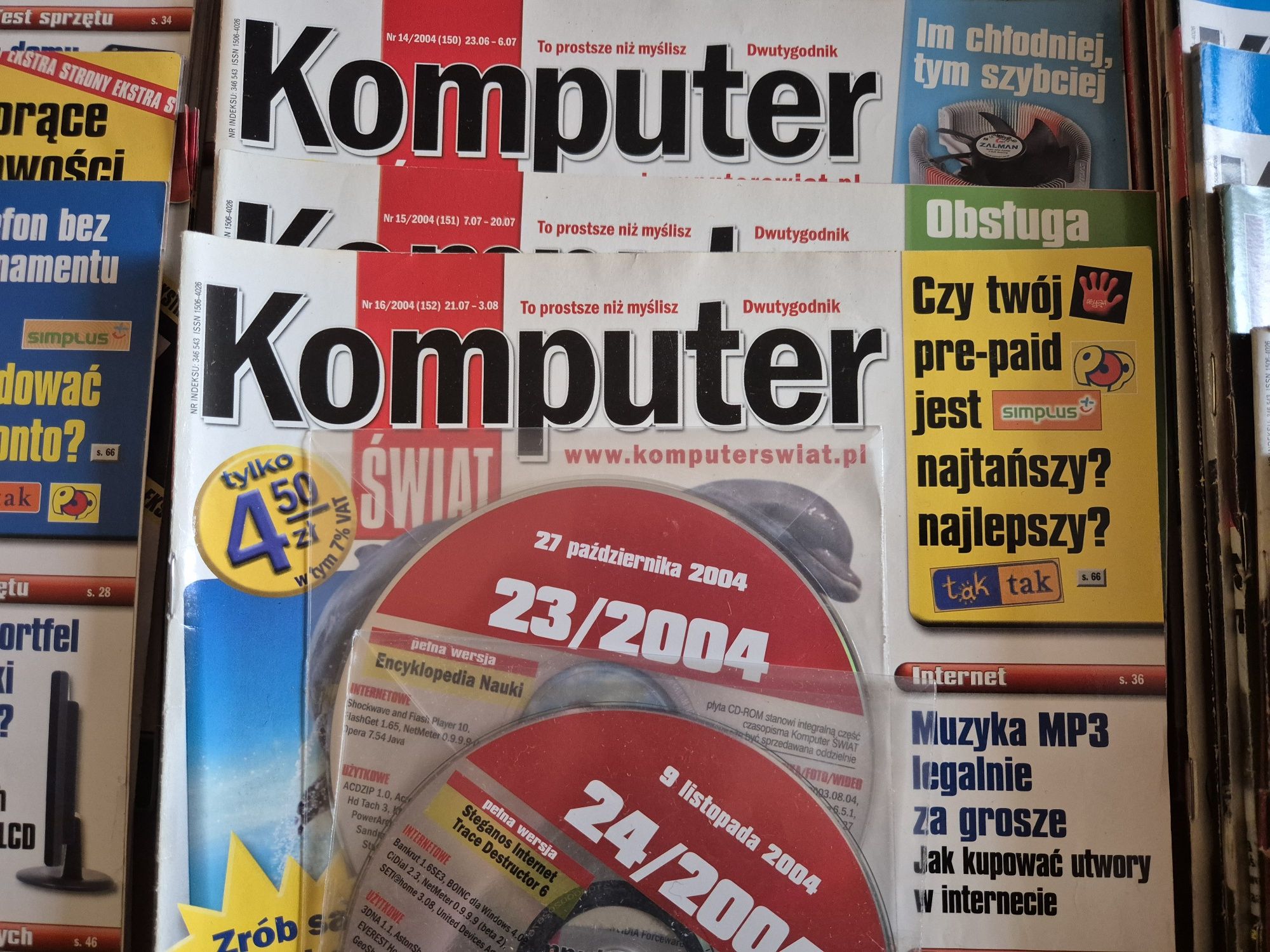 Komputer Świat 26 numerów cały rocznik 2004 plus 7 CD