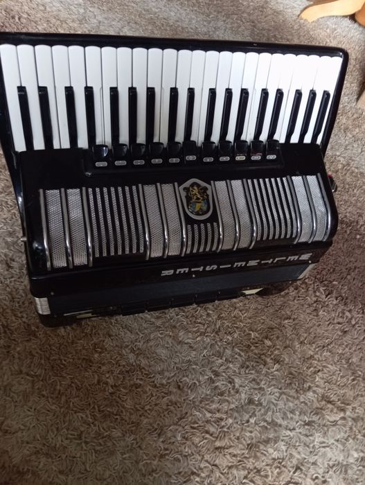 Akordeon Weltmeister s4