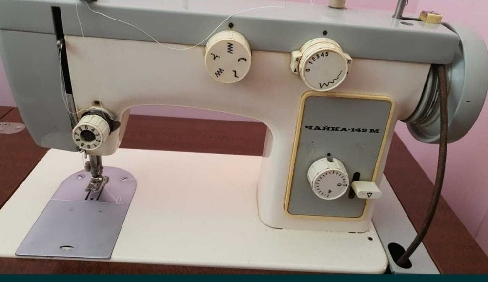 Продам швейную машину ,"Чайка"