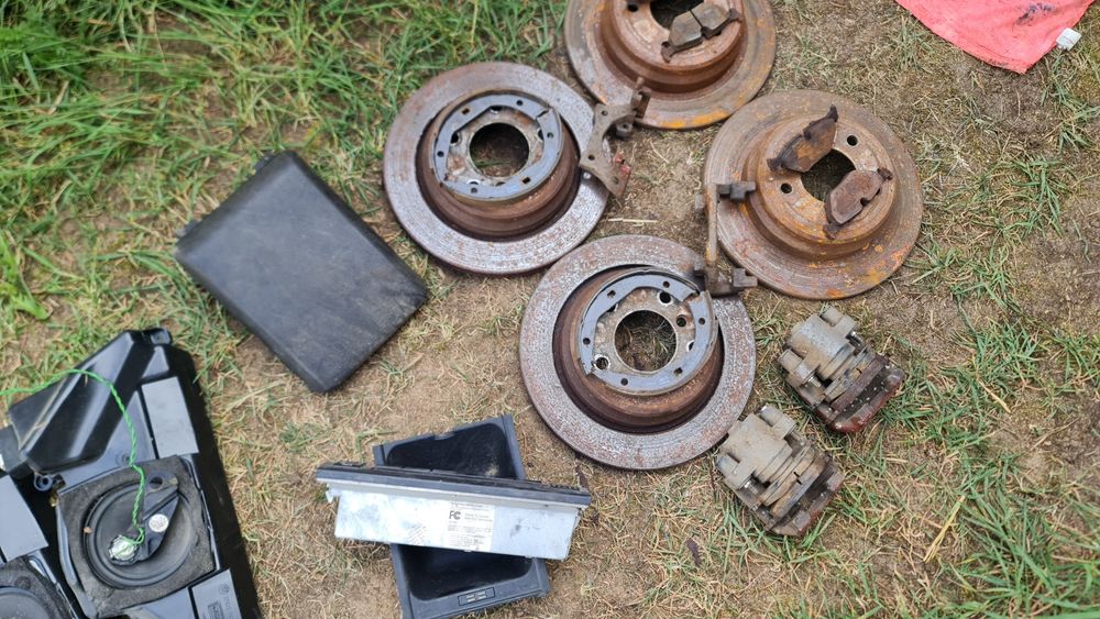 Części Bmw e39 tarcze hamulcowe drzwi pompa wspomaga fotele schowek