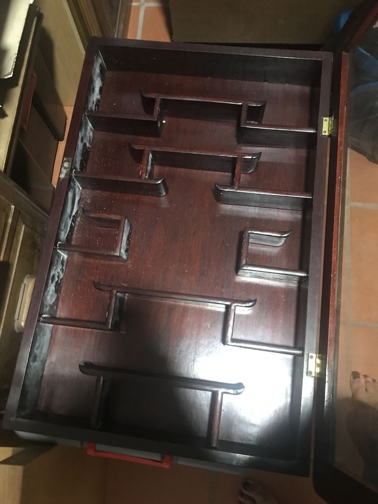 Vitrine chinesa de parede