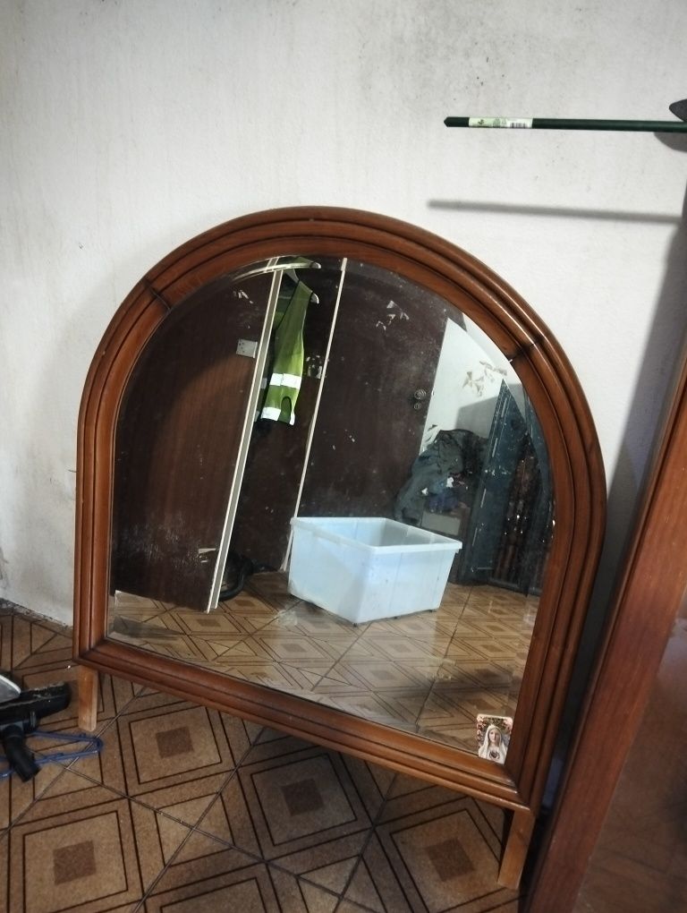Espelho de comoda adaptável em cerejeira