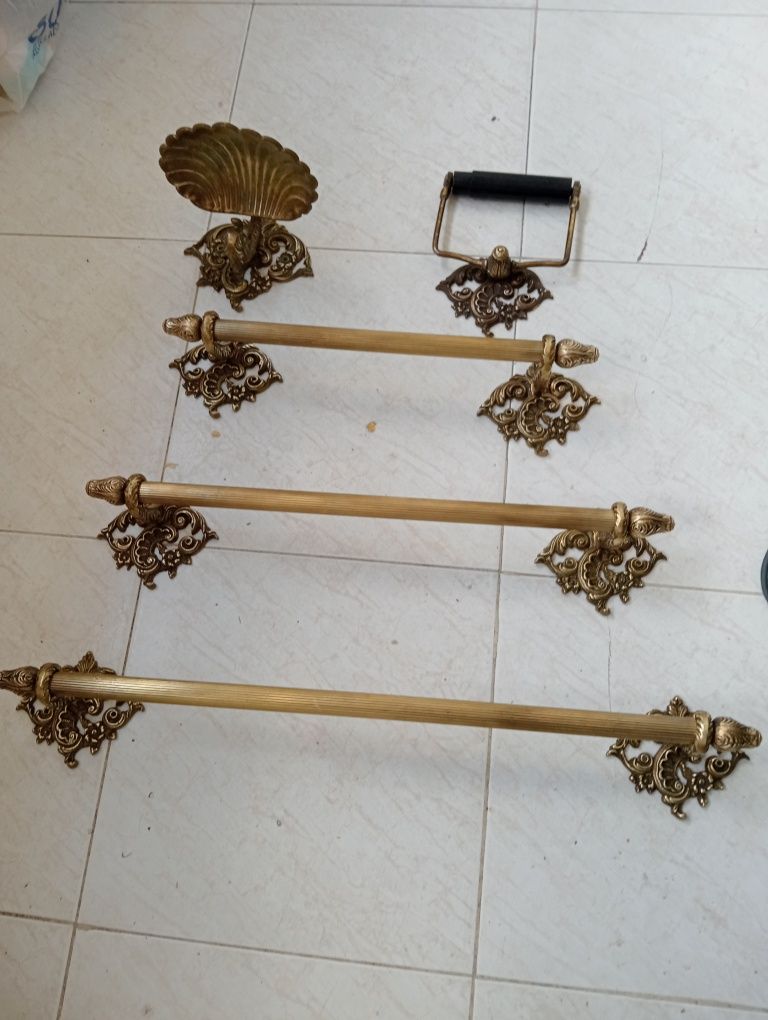 Toalheiros antigos em latão