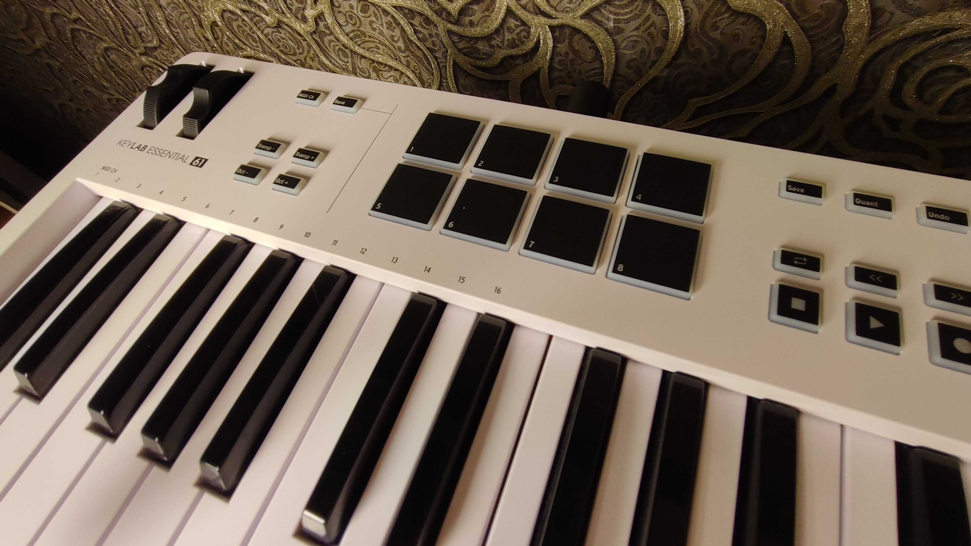 MIDI-клавіатура Arturia KeyLab Essential 61 mk3 (White)