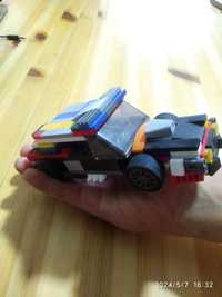 Машинка складена з Lego