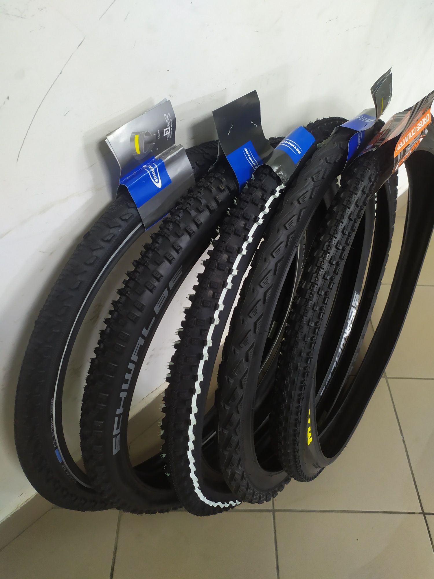 Покришки Schwalbe Smart Sam, Hurricane, Marathon, Maxxis, Continental