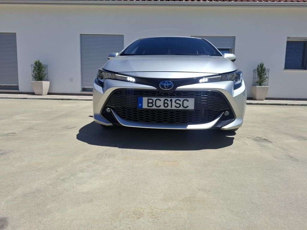 Vendo Toyota Corolla híbrido 1.8
Em bom estado do ano 2021 com 62000km