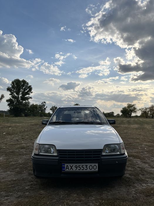 Opel kadett машина в ідеальному стані