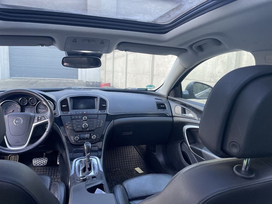 Opel insignia 2.0cdti sport tourer cosmo