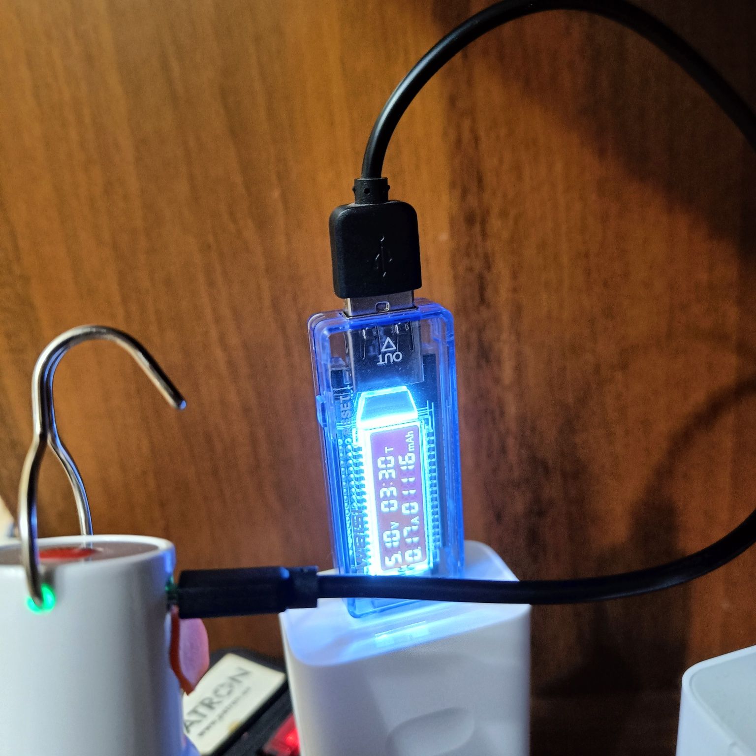 Зовнішня USB-акумуляторна світлодіодна лампа.