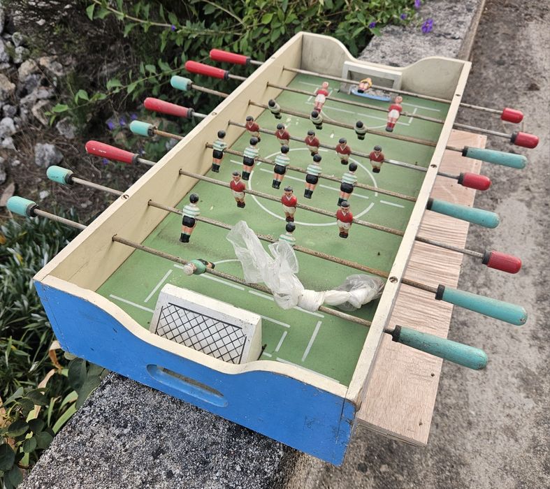 Mesa de matraquilhos antiga de criança