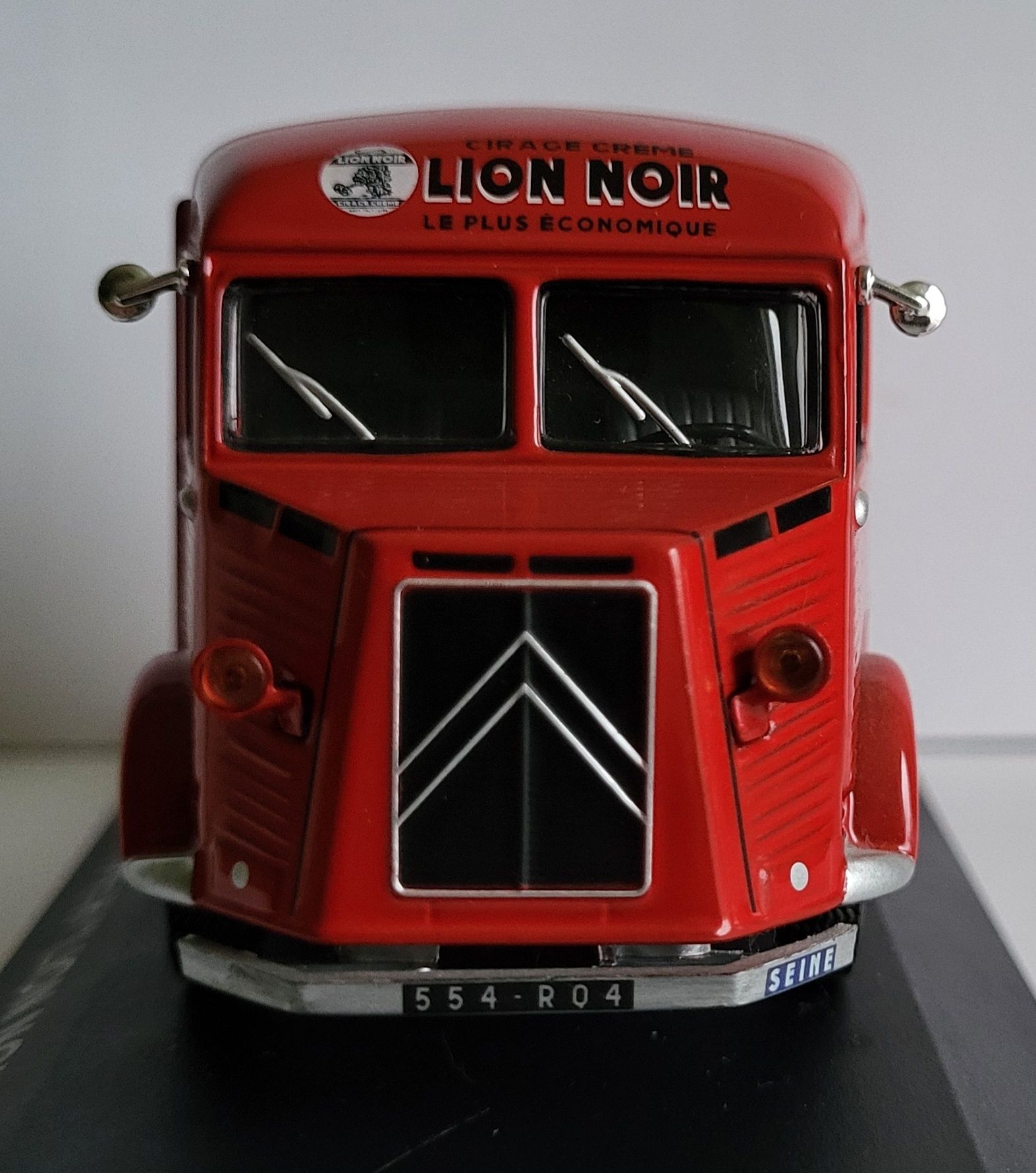 Citroen HY Lion Noir 1:43