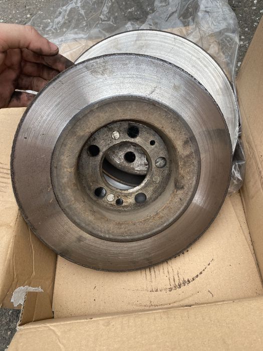 Комплект тормозних дисків та колодок Шкода Октавія Тур