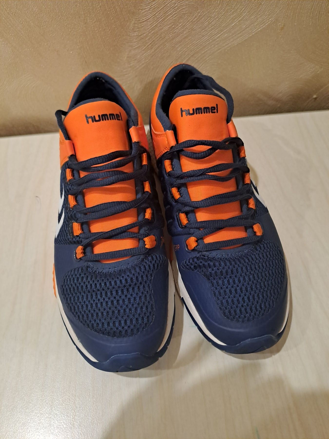 Кроссовки 41-42 р.мужские Hummel