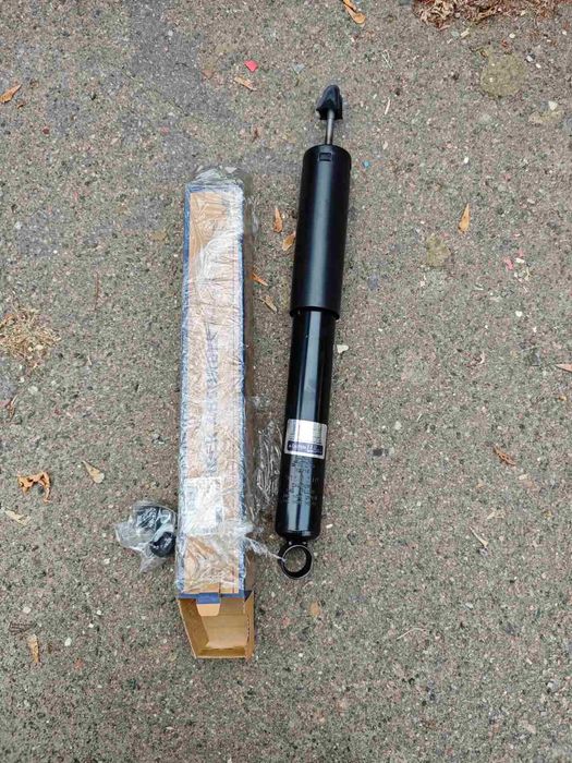 Амортизатор задний  SsangYong Rexton 9160210  Gold оригин 4530108301