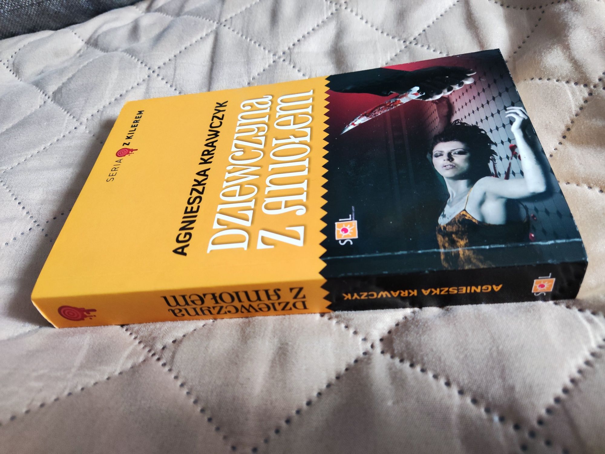 Dziewczyna z aniołem - Agnieszka Krawczyk