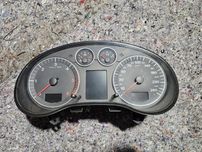 Licznik Zegary obrotomierz Audi A3 8P Eu 930F