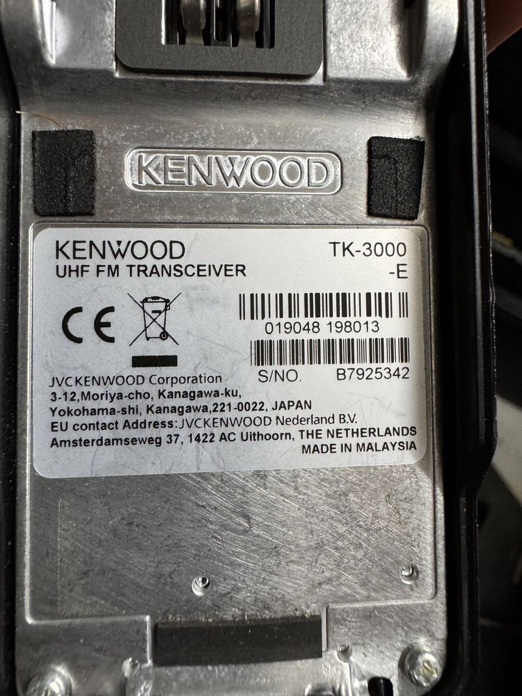 Radios “walkie talkie” profissionais. Kenwood TK3000.