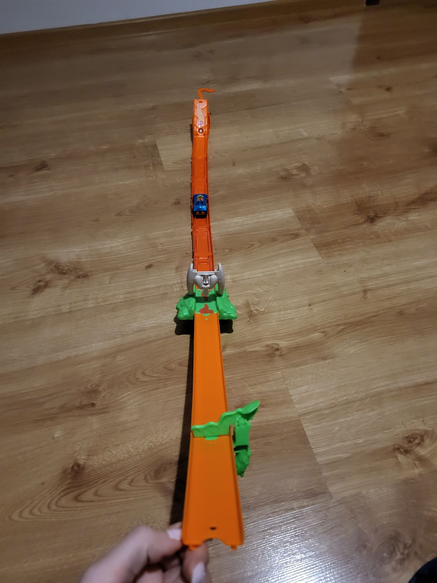 Tor hot wheels cobra coil + autko
