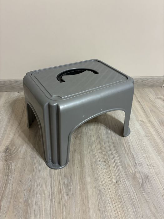 Стілець, табурет сходинка пластикова