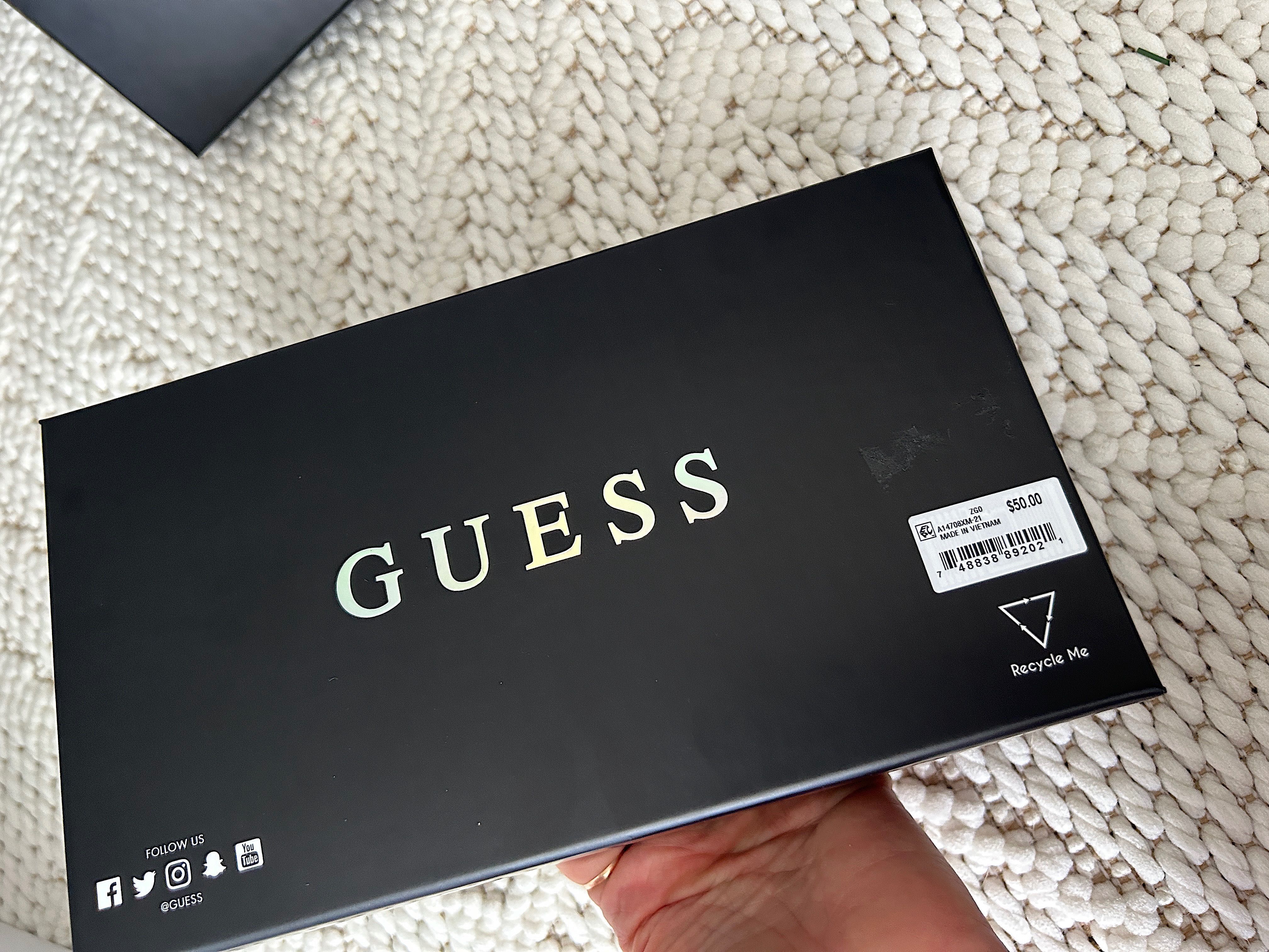Guess komplet braqnsoletka + kolczyki,  + etui