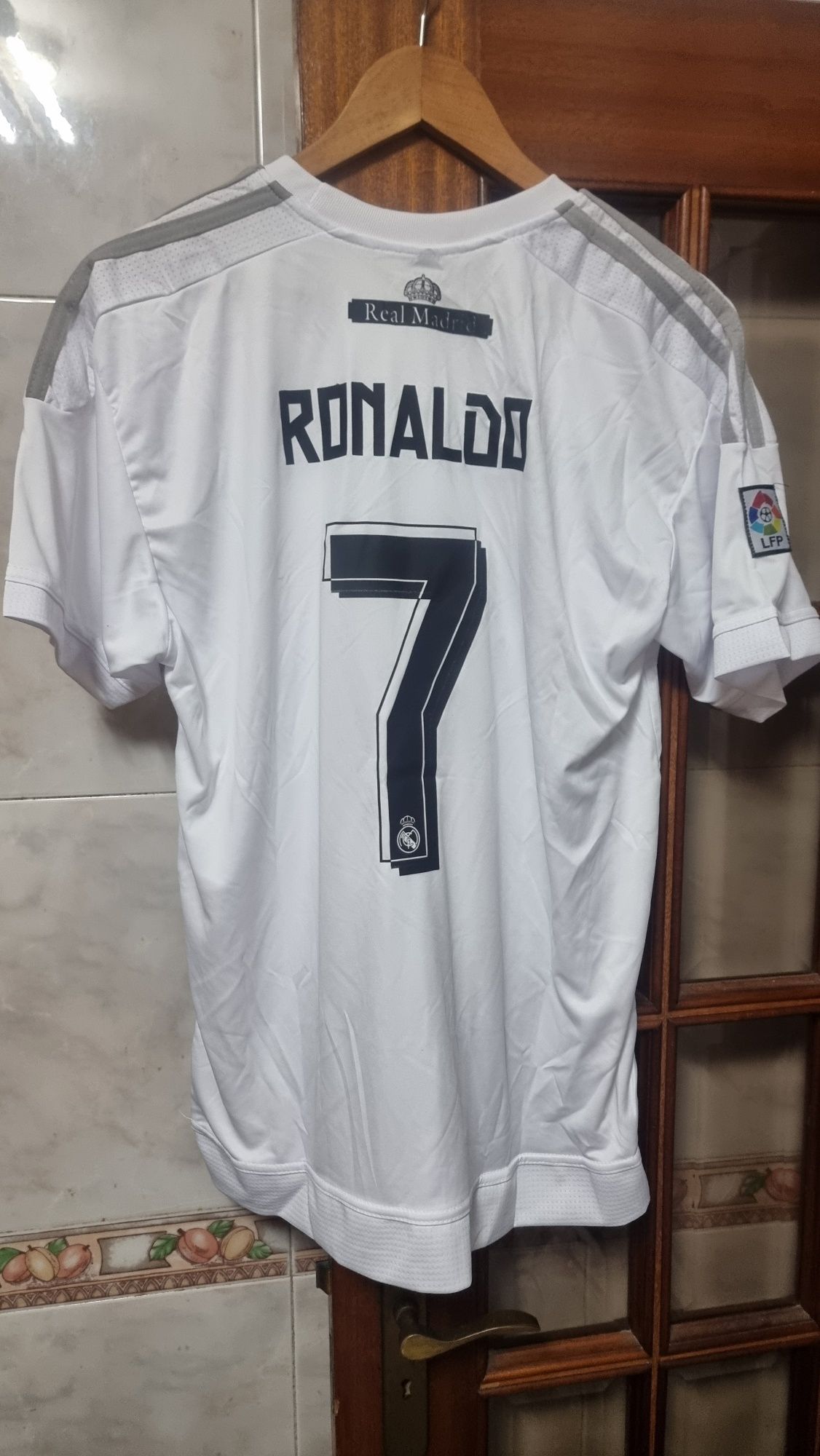 Camisola  do cristiano ronaldo  da la liga real madrid.