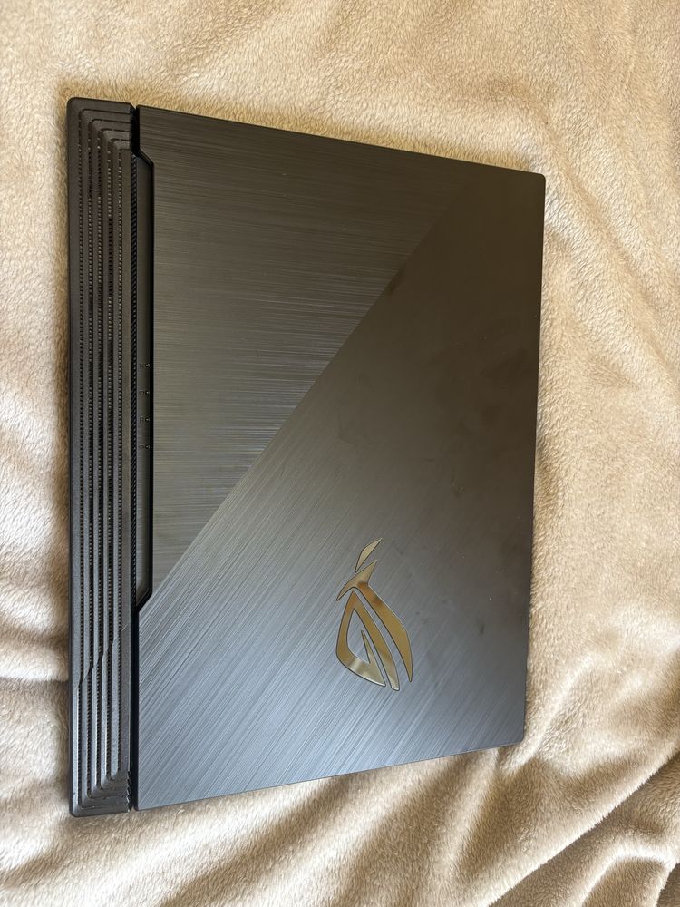 Asus rog strix g531 120 hz ssd 512 gb 1660Ti