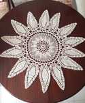 Centro de mesa crochê branco/creme 80cm diâmetro