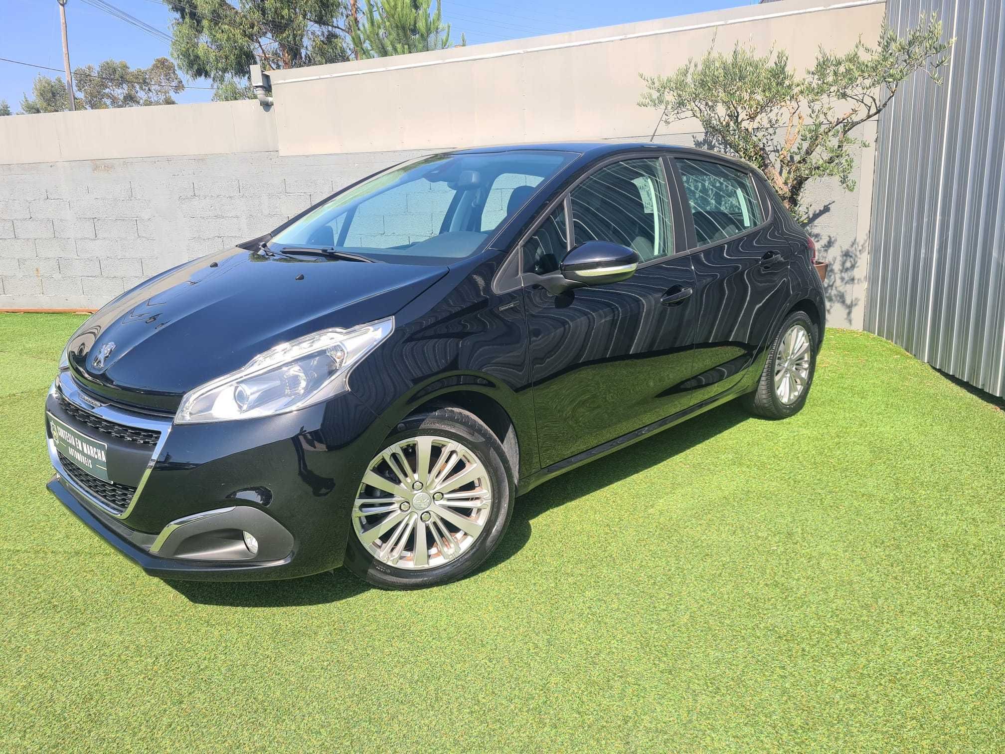 Peugeot 208 1.2 208 1.2 PureTech Signature APENAS 81.000 km