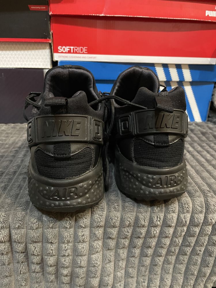 Кросівки Nike Air Huarache Utility Triple Black 40,5(25,5см) ориг