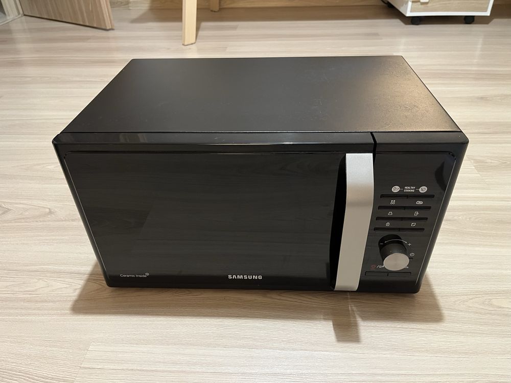 Mikrofalówka Samsung MS23F301TFK stan bdb