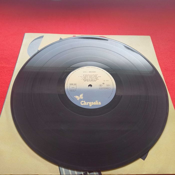 UFO Mechanix Vinil