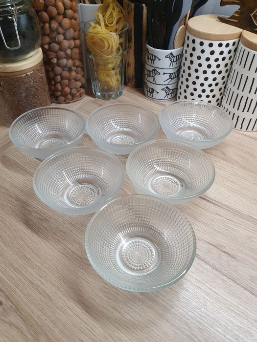 Miseczki szklane 6 sztuk PRL miski salaterki lata 70