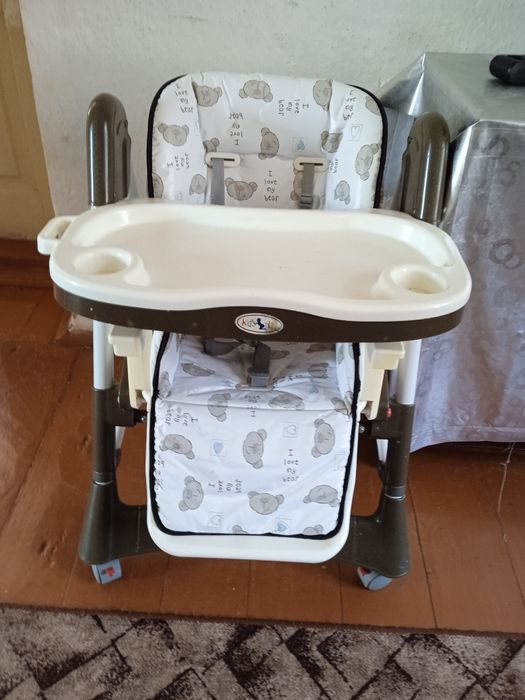 Стільчик для годування