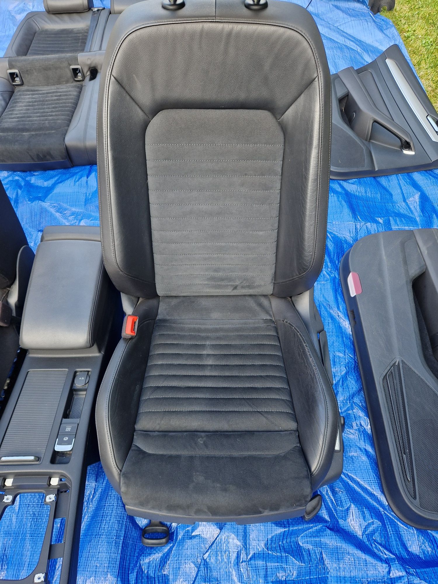 Kompletne wnętrze czarne skórzane, alcantara ErgoComfort VW Passat B8