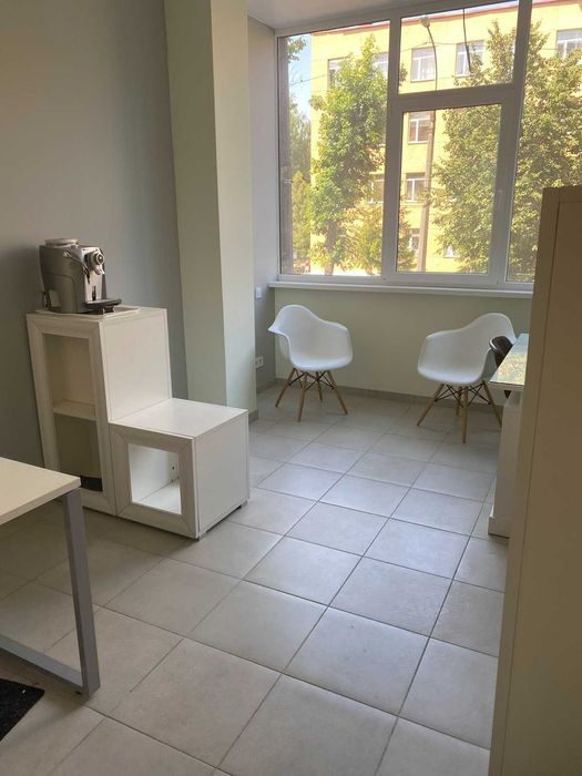 Продаж офісу. Фасад. 2 поверх